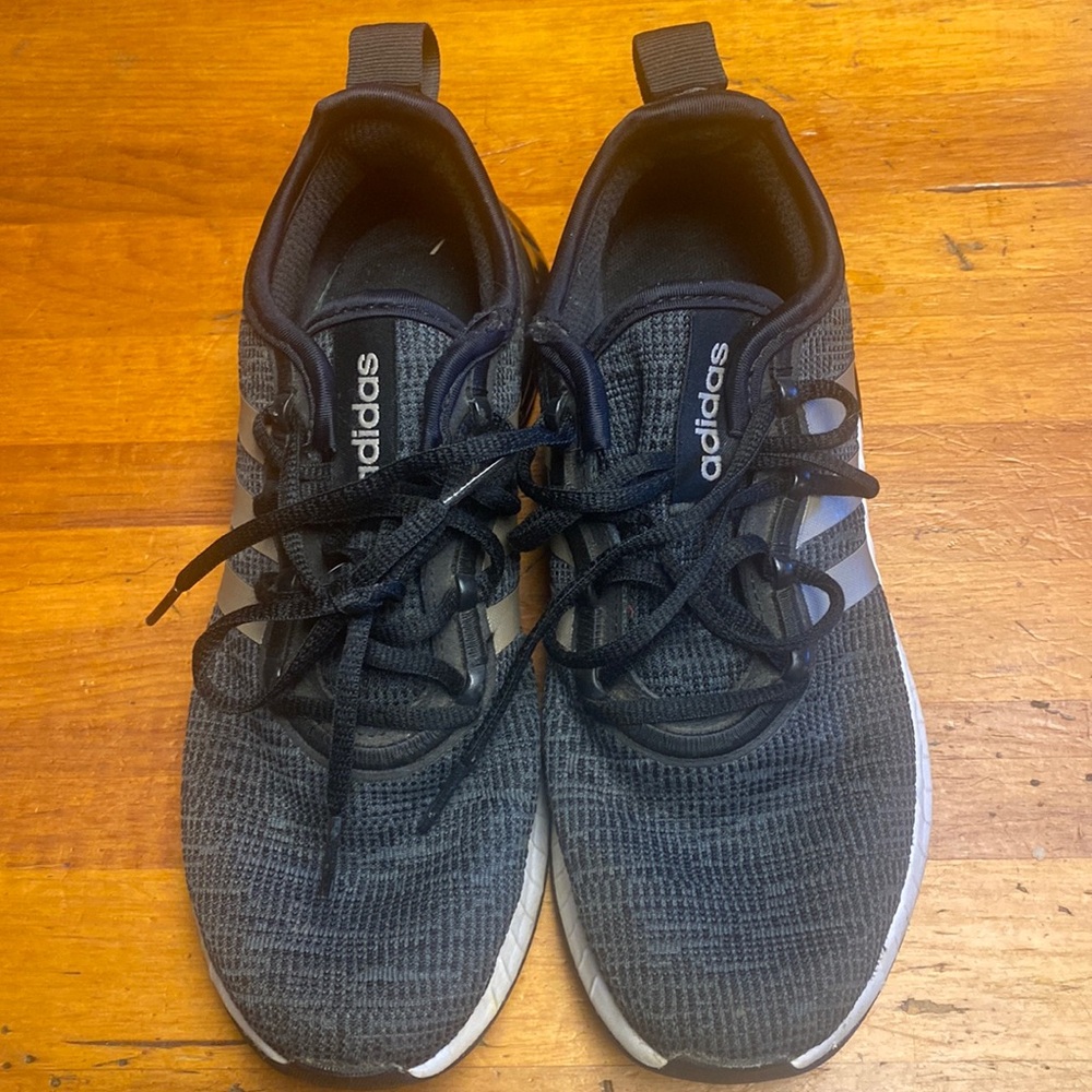 - Adidas 7.5 womens Kaptir running shoe
